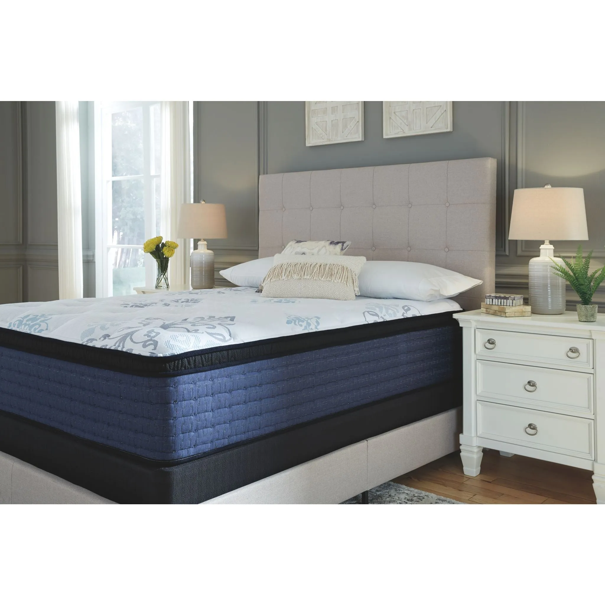 Ashley Sleep Bonita Springs Euro Top Innerspring 17 inch Mattress In A Box