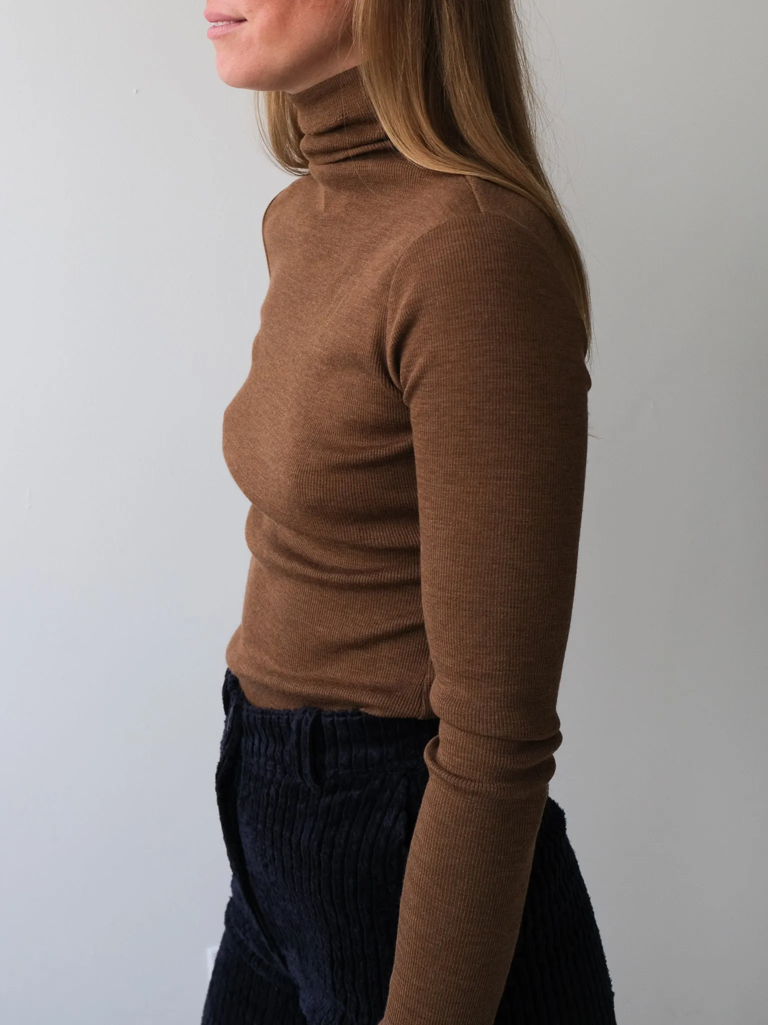 BALSAM cognac turtleneck