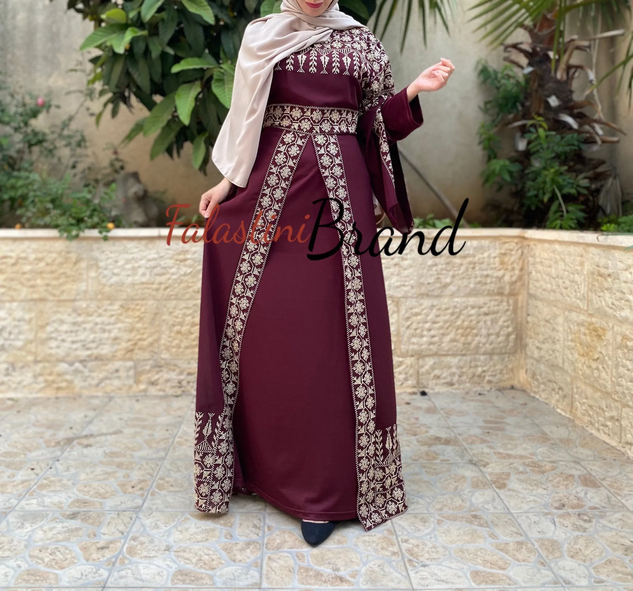 Burgundy Elegant Split Skirt Two Pieces Thob Dress with Golden Embroidery