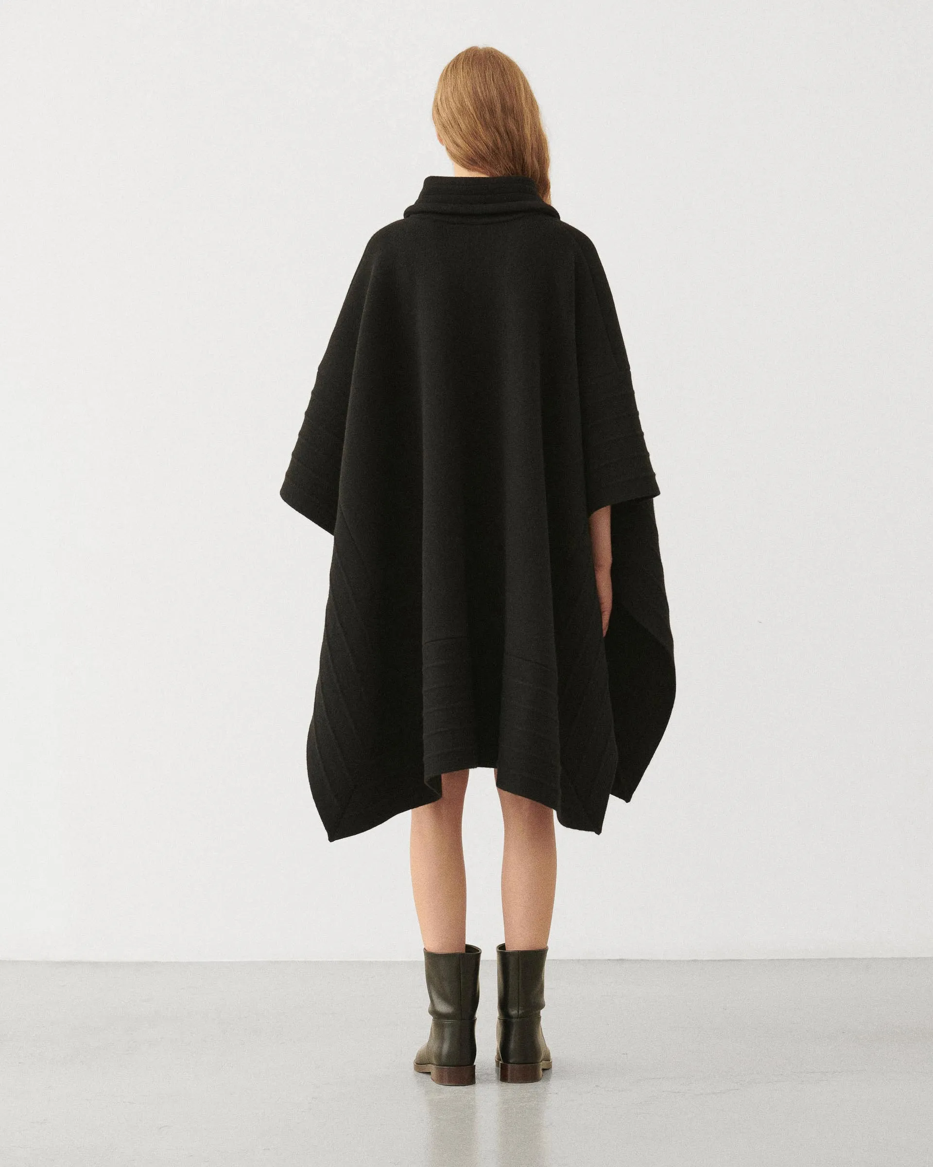 Francis Poncho in Wool and Cashmere, Black