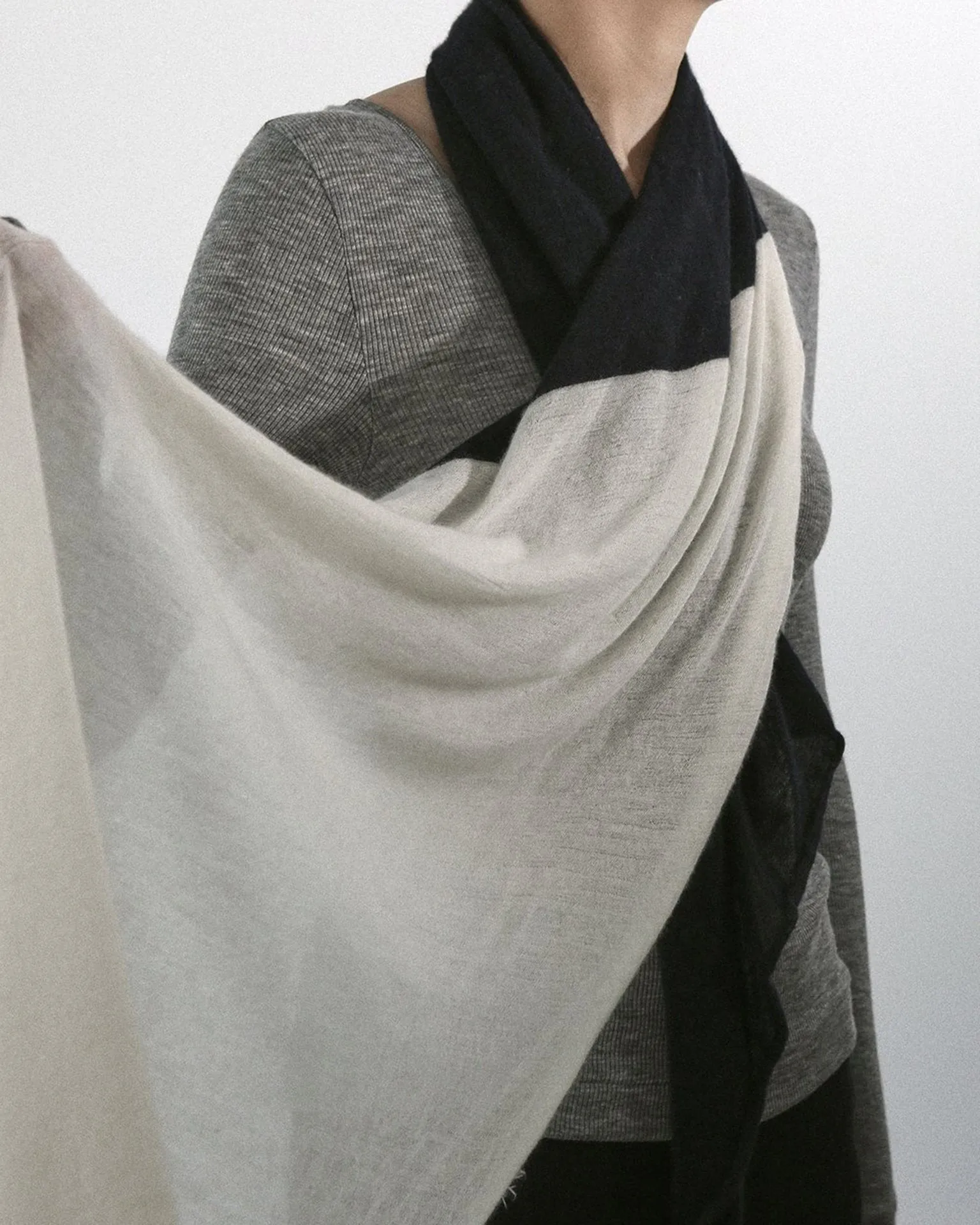 Love Duo Cashmere Scarf in Black & Milk