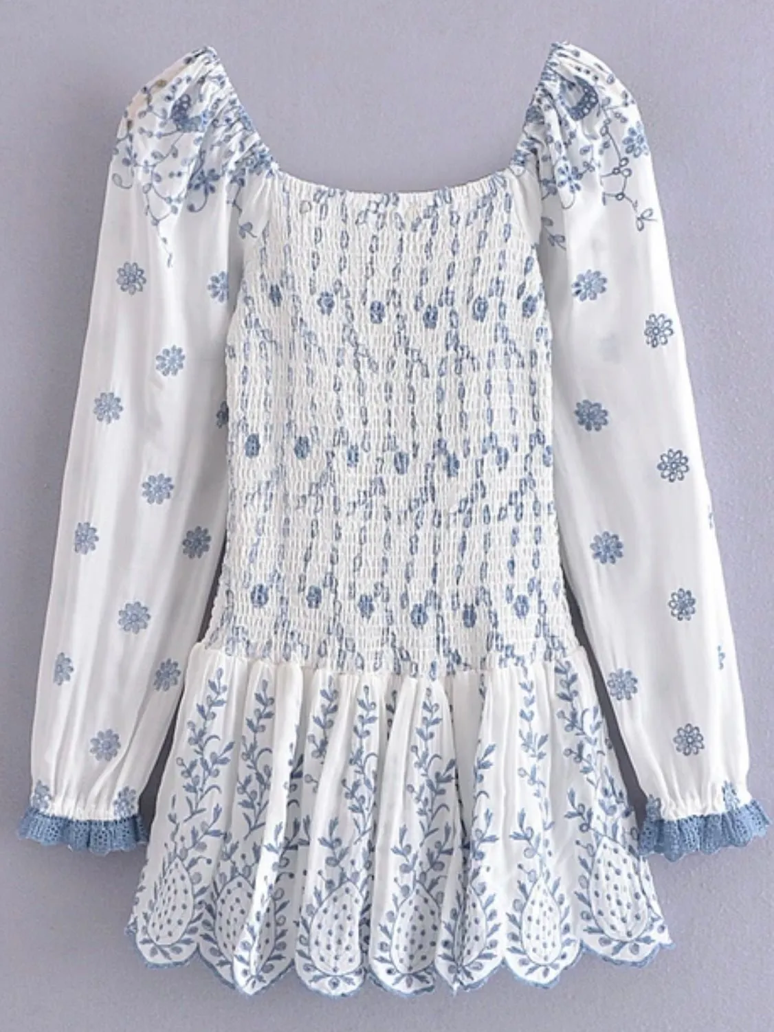 White and blue long sleeves lace mini dress