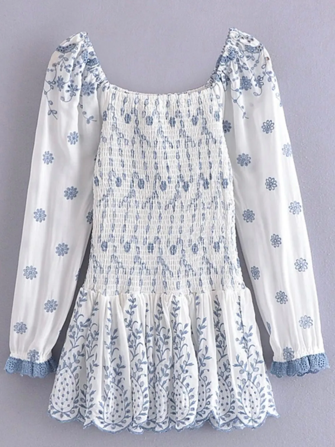 White and blue long sleeves lace mini dress